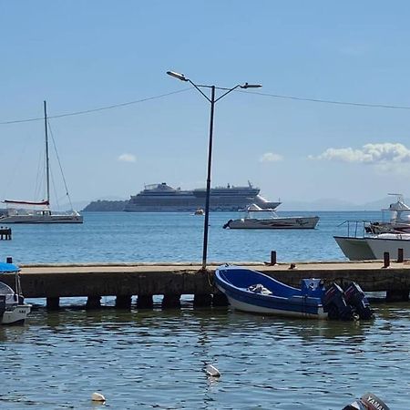 Indy'S Best Bay Frontview In Samana. Luaran gambar